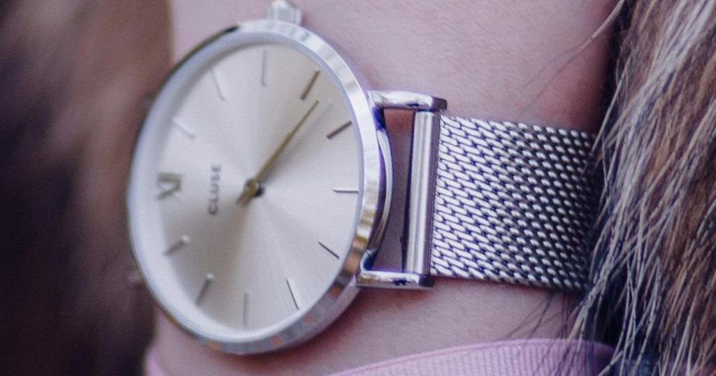 Which Wrist to Wear a Watch